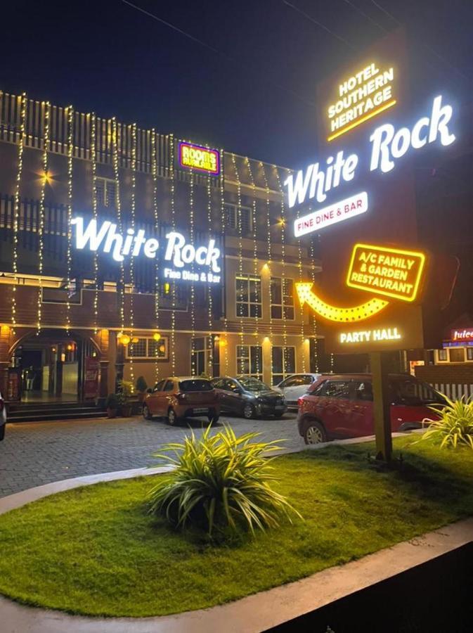 Hotel Southern Heritage Udupi Buitenkant foto
