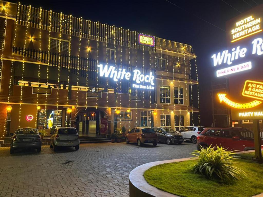 Hotel Southern Heritage Udupi Buitenkant foto